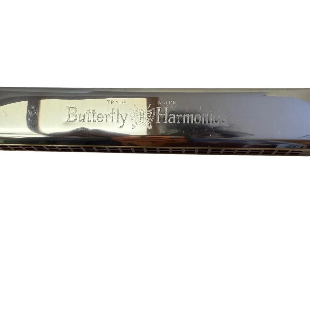 Butterfly Harmonica Musical Instrument 7 3/8 OS Silver A# Key A-440 Tremolo